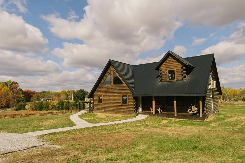 Saddleview Cabin - Image 1