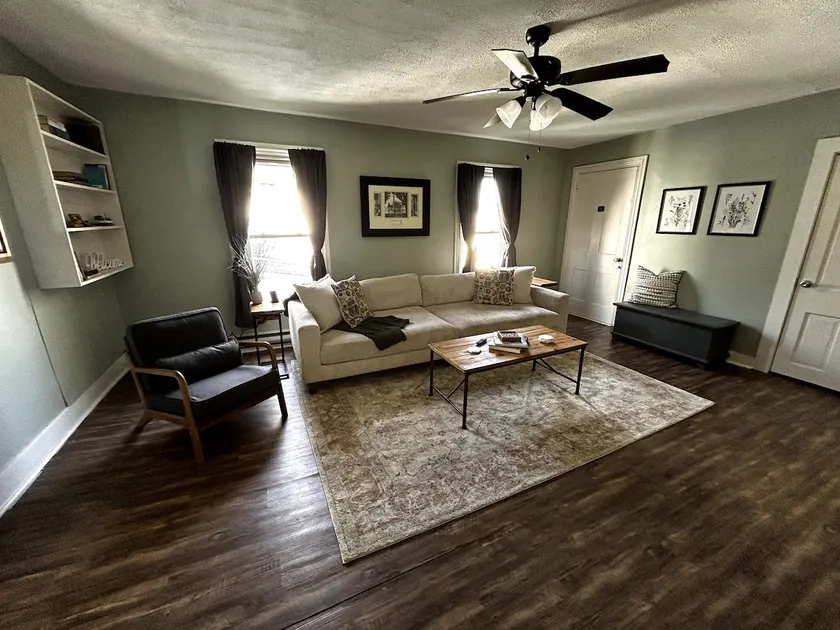 Welcoming 1BR Apt in the Heart of Downtown Cville - Image 1