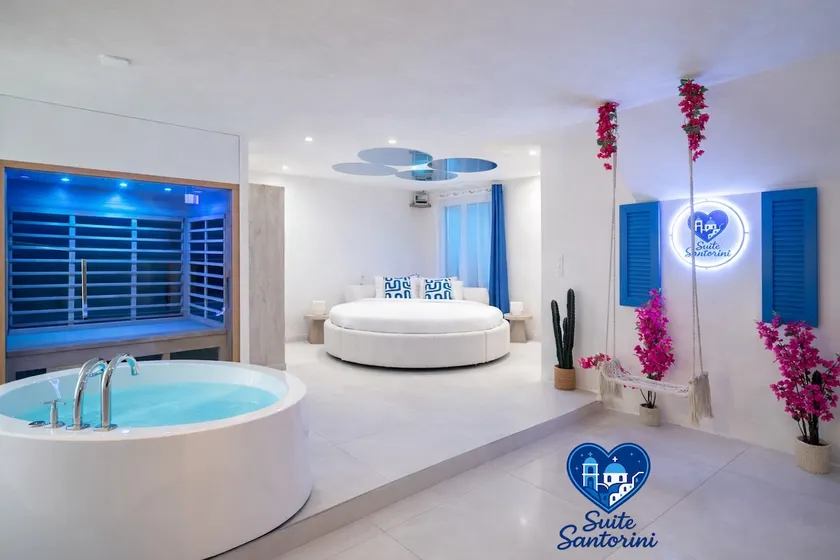 Romantic Santorini Suite with Balneo and Sauna - Image 1