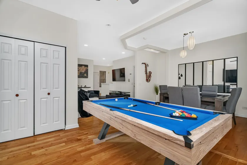 Entire Home in Bronzeville - Image 1