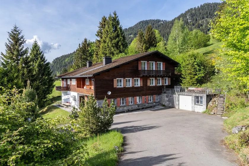 Swiss Horizon Group House Mullern - Image 1