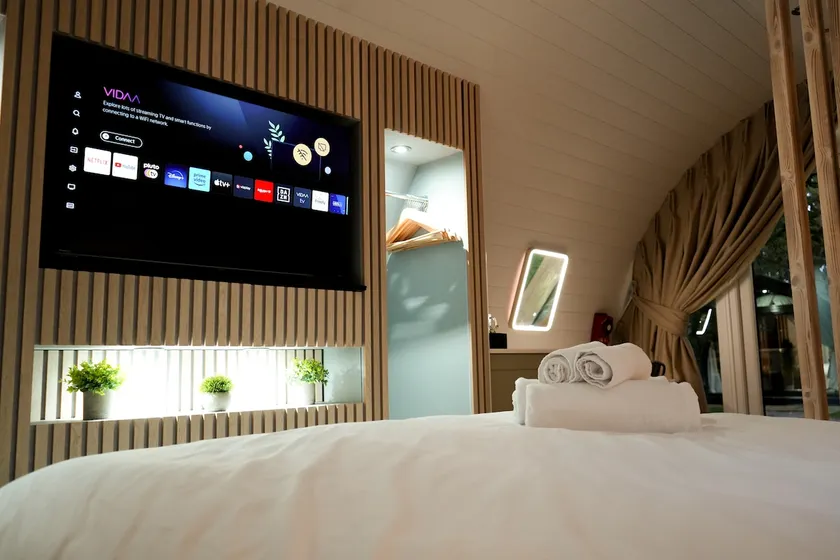 2 Min Walk from NEC | Superking Pod | Sleeps 4 - Image 1