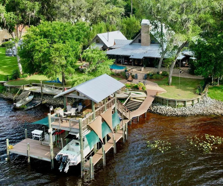 Luxury Waterfront Retreat |Pool-Hot Tub-Sleeps 12+ - Image 1