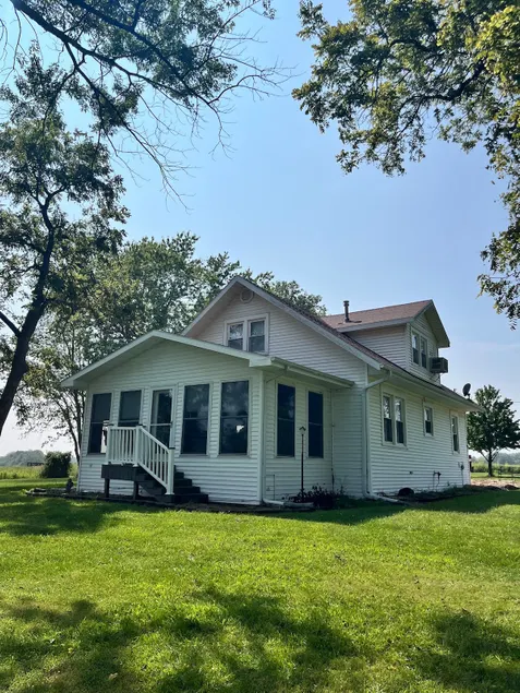 Country Farmhouse - Image 1
