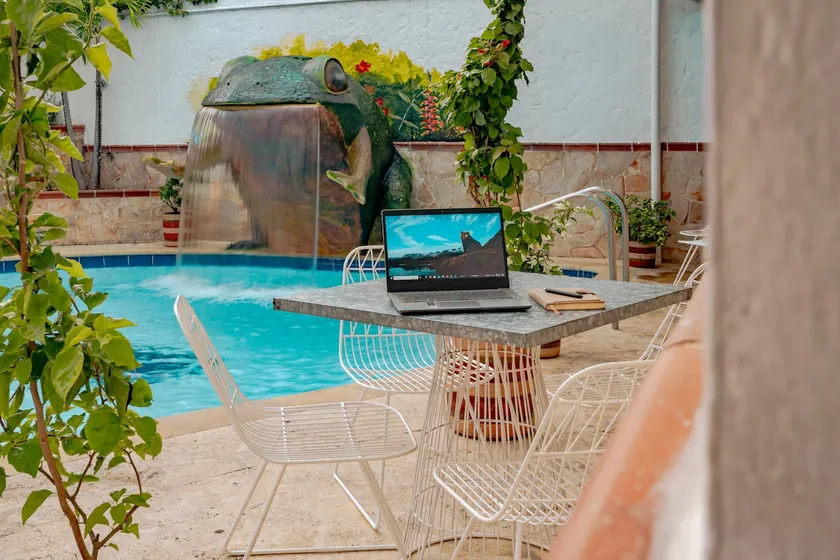 Colonial House with Pool and Natural Charm - Image 1