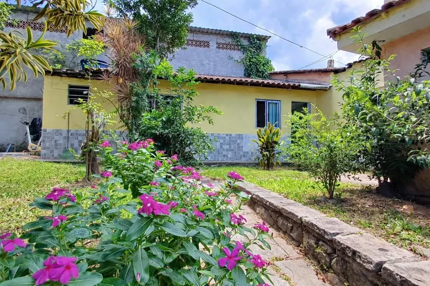 Casa Guapimirim entre praça e cachoeira - Image 1