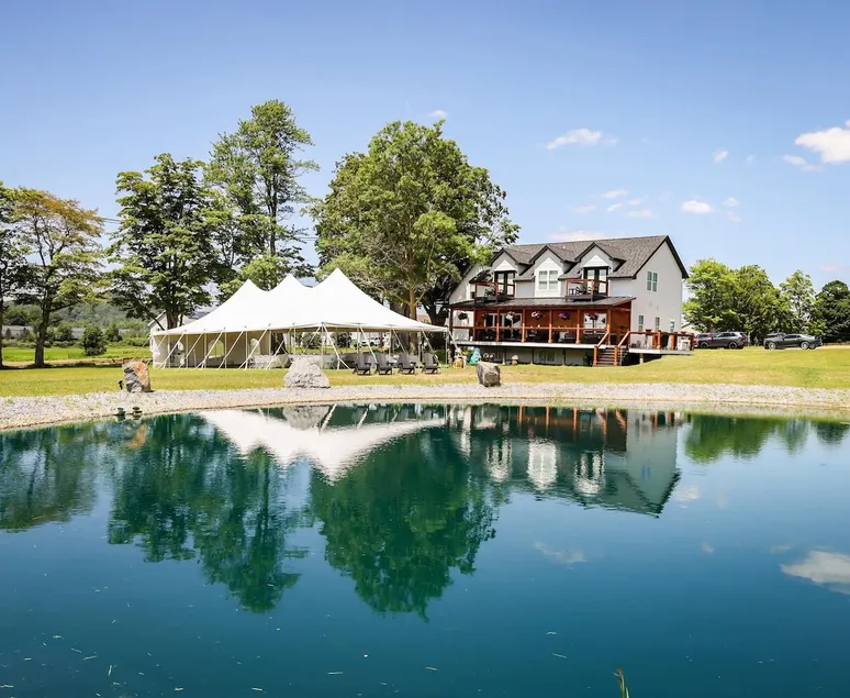 VT Luxury Farmhouse | 5 Suites • Pond • Game Room - Image 1