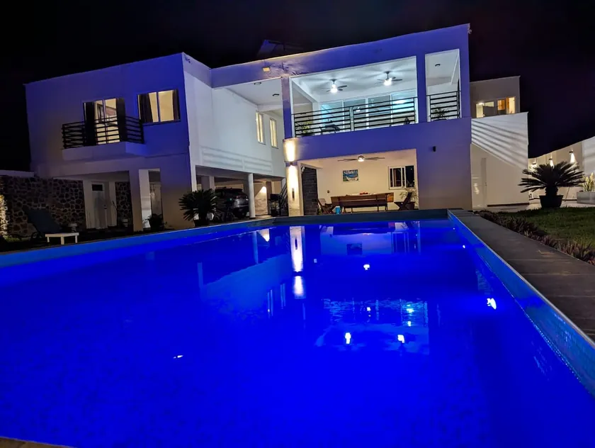 Casa Playa Eugen beach house with pool - Image 1
