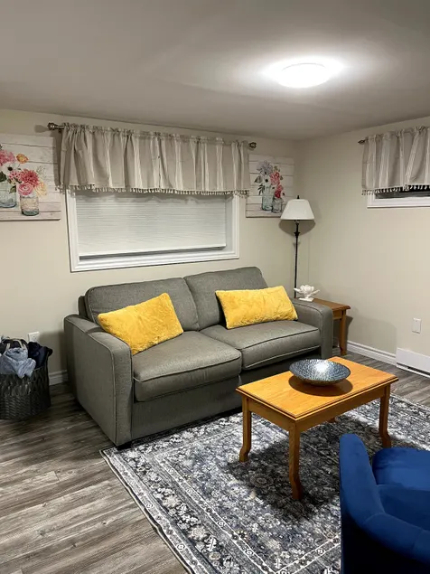 One bedroom apartment with sofa bed - Image 1