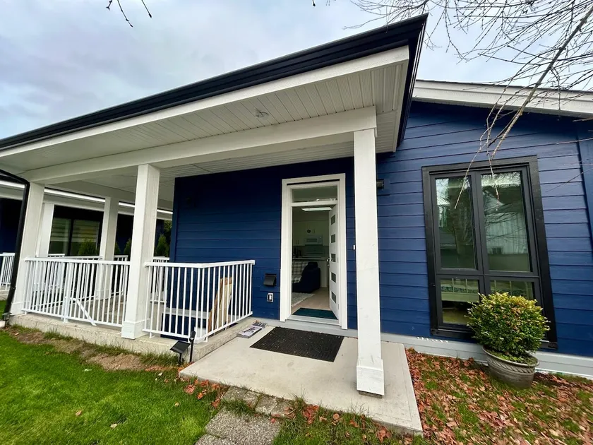Modern 1BR Guest House Near Beach & Ferry - Image 1