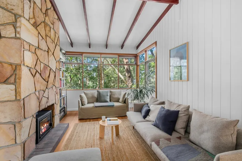 Forest Trails Escape - Bushland Serenity near Beach - Image 1
