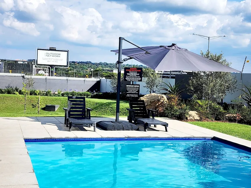 Deplatinum Luxury Apartment-A Home away with love - Image 1