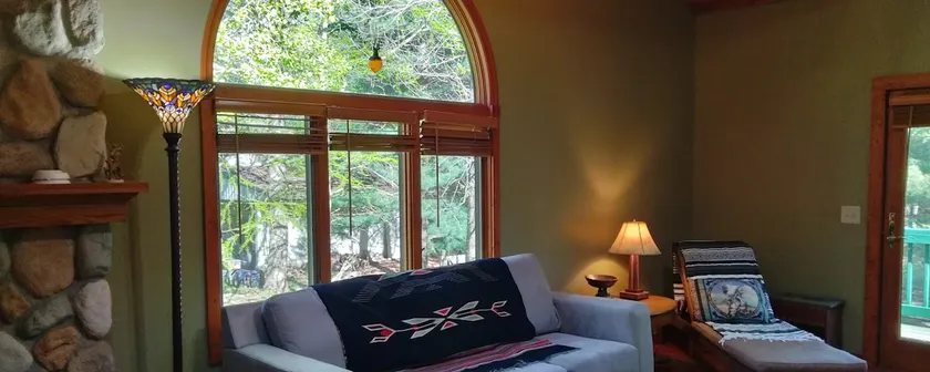 Peaceful & Private Loft in the woods EZ I69&80/90 - Image 1