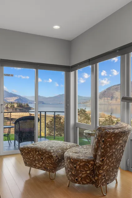 Luxe Modern Condo Columbia Gorge River View - Image 1