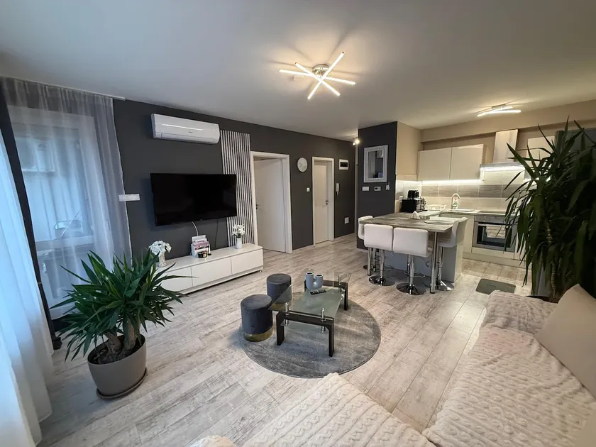 HIGHWAY Apartman - Image 1