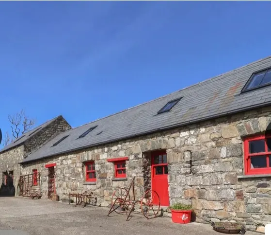 Ty Gwartheg, Newport, Pembrokeshire sea views - Image 1