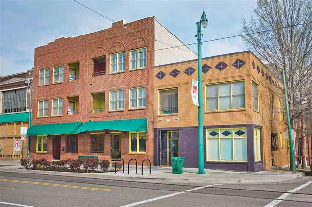 South Main Buggle - Image 1