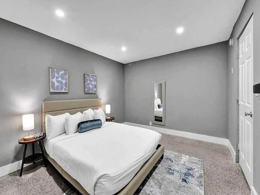 Bright 1BR | Walk to Pompano Beach & Pier - Image 1