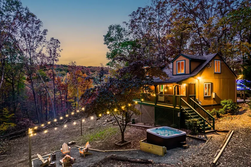 Bearadise: Hot Tub+Forest Retreat/Outdoor Movies - Image 1