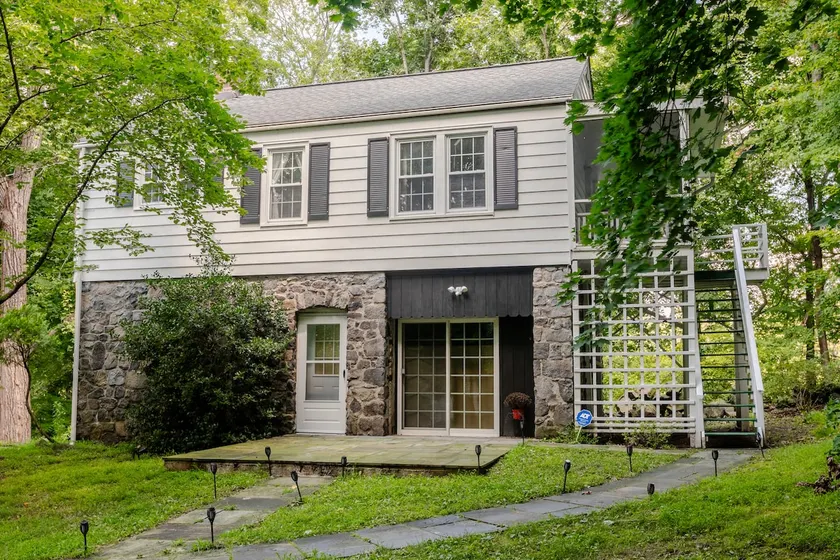 Beautiful 5-Acre Oasis in the Hudson Valley - Image 1