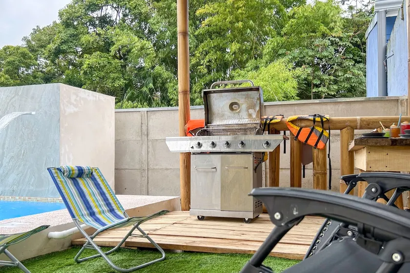 Private Pool, Center MA, AC WIFI, 3 bedroom - Image 1