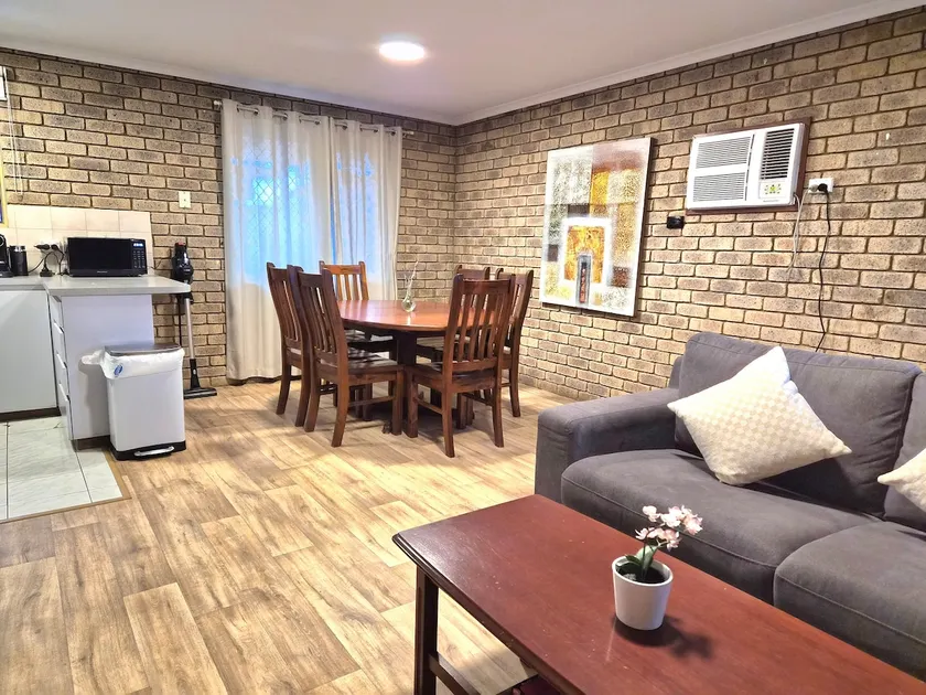 Charming Brick Villa with Safe Parking - Image 1