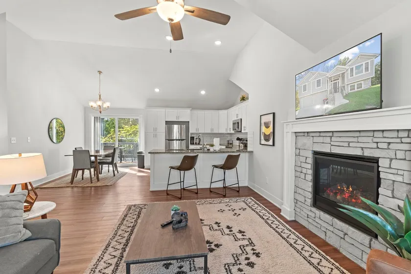 Modern Creekside Haven – 2-Car Garage & Deck Views - Image 1