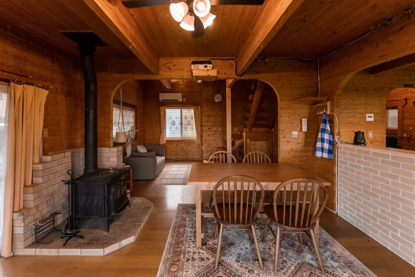 Yamanashi Fujigawa Town | Log House with Private Sauna - Image 1