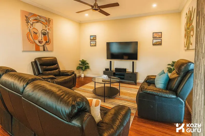 KozyGuru | Richmond | Stylish 3-Bedroom City Gem - Image 1
