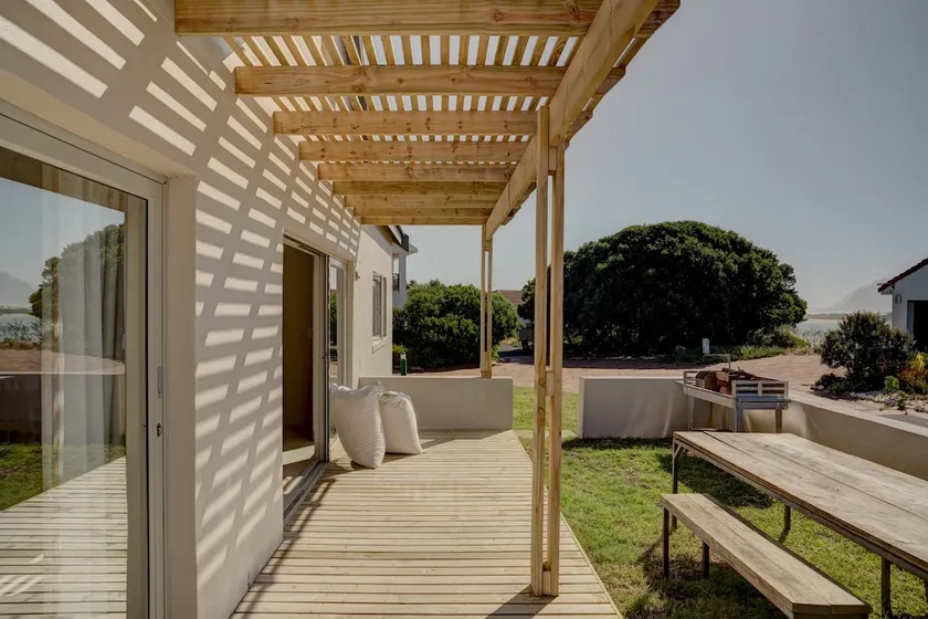 Sandown Synergy Lagoon House - Image 1