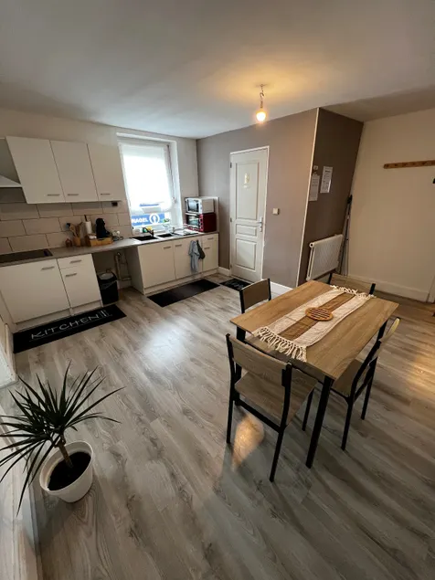 first floor apartment - Image 1
