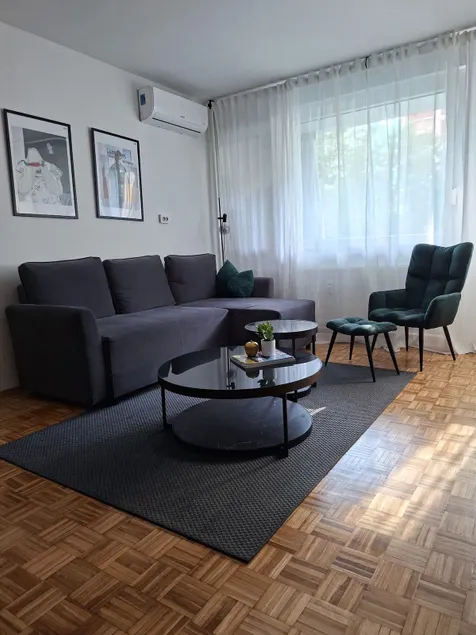 "Book Me" Apartment - Zagreb - Free Public Parking in Front - Image 1