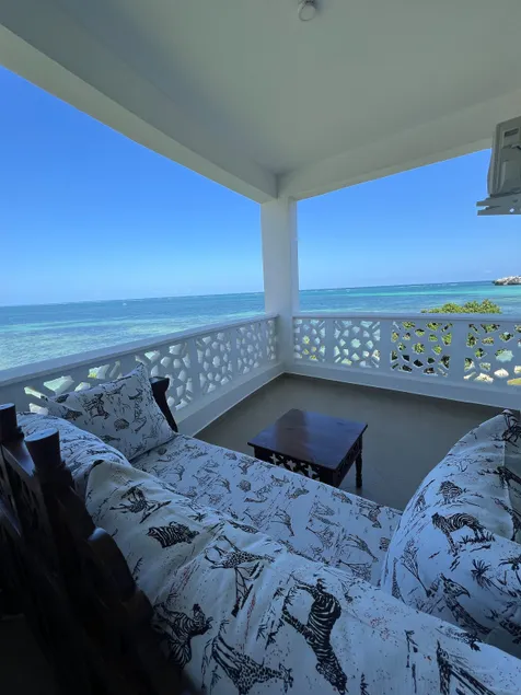 2BR Beachfront, Seaview Aprt Nyali Baobab Waves - Image 1