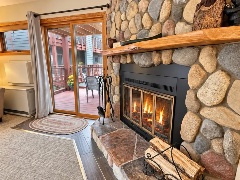 Mountain Getaway | Pool, Hot Tub + Fall Hiking - Image 1