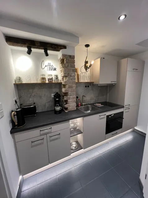 Little Rose - modern, central, near train station, WiFi & parking nearby - Image 1