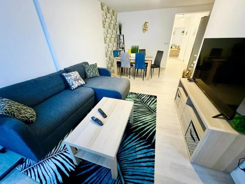 Modern 4-room apartment Roubaix center • 8 people • close to metro - Image 1