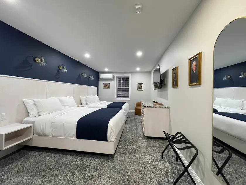 Senator Suites “The Arielle” - Image 1