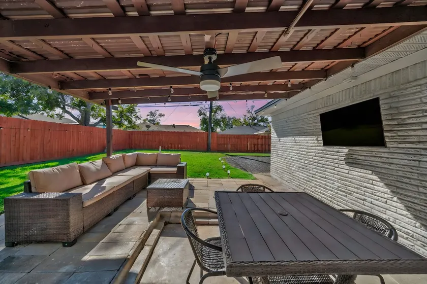 The Lofton Retreat | Cozy Family Stay Near Houston - Image 1