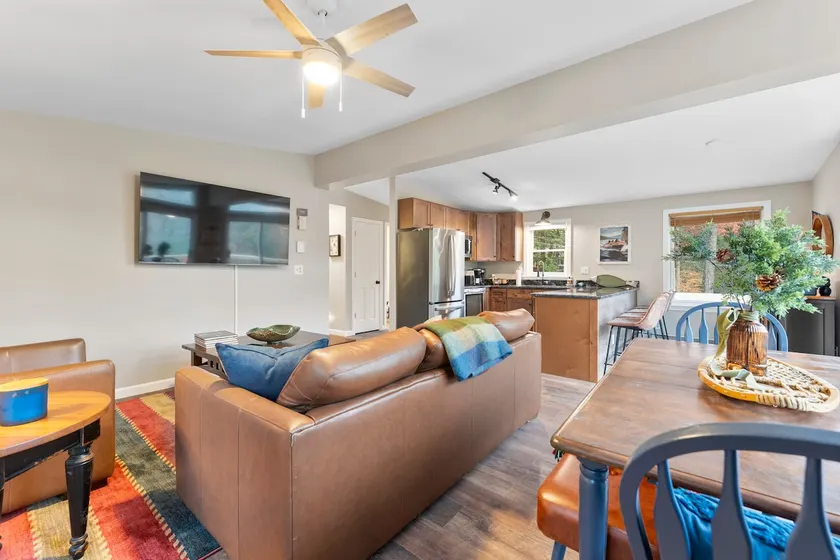 Pet friendly•Walk to Dining+Large Deck & Fire Pit - Image 1