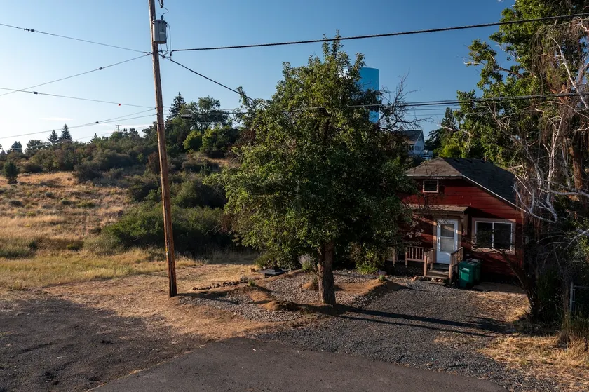 Tilty House in the Hidden Hills - Image 1