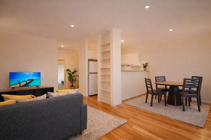 Modern 2BR Townhouse with BBQ & Pool Access - Image 1