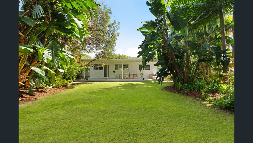 Pipi Beach House – Coastal Escape Coolum Beach - Image 1