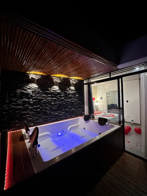 Private Jacuzzi + Breakfast | Romantic Getaway - Image 1