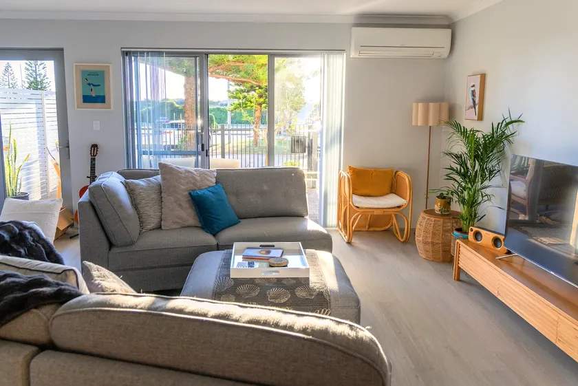 Sea Breeze Beach House - Secret Harbour - Image 1