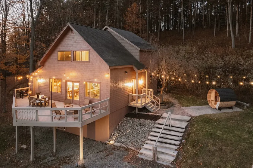 Private Cabin in the Woods: Hot Tub, Pool, Sauna - Image 1