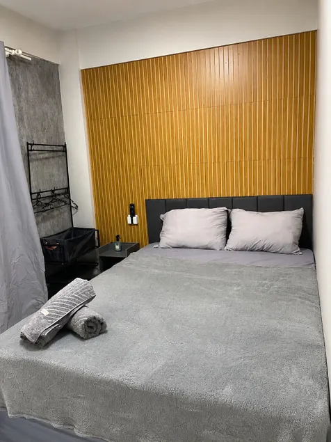 Narrow Loft - Image 1