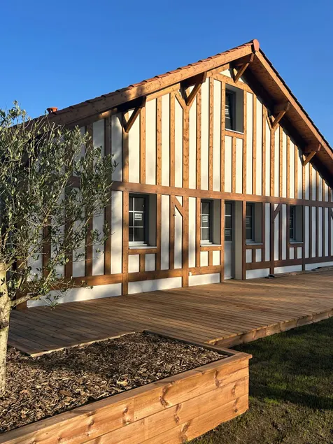Renovated Landes farm – Enclosed garden and terrace - Image 1