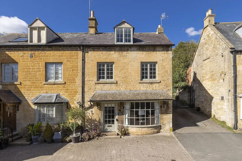 Dog friendly with roof terrace - Pilgrim Cottage - Image 1