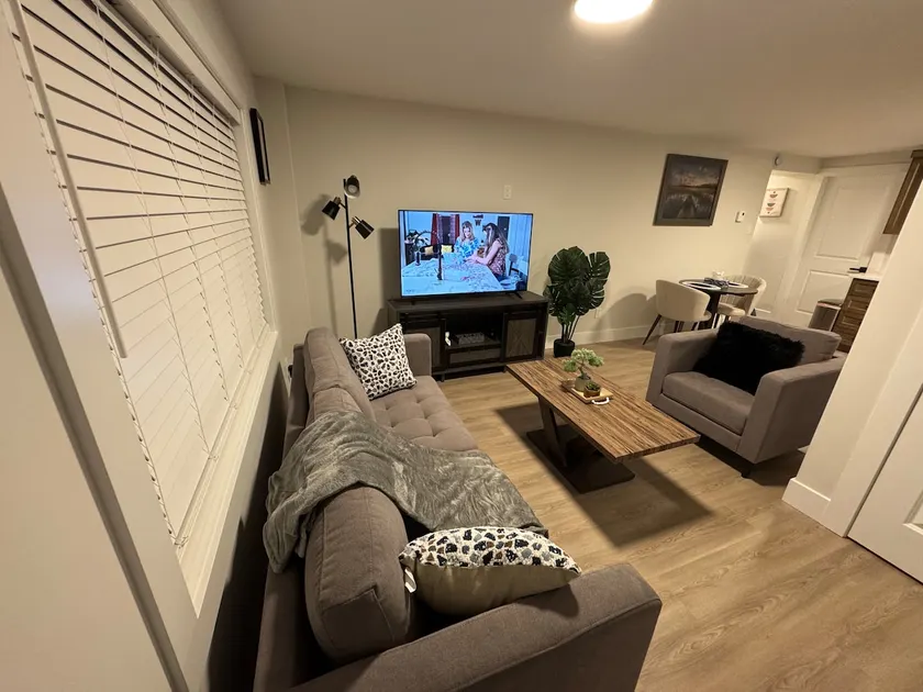 Stunning 2-Bed Aprtment at Pearl View Est off Kenmount rd - Image 1