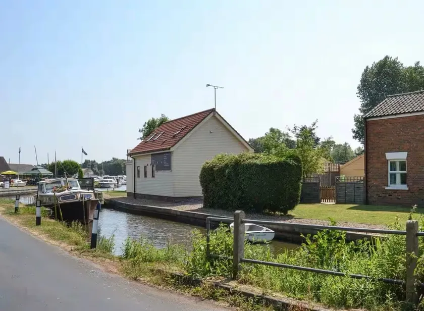 Solace Boathouse - Image 1